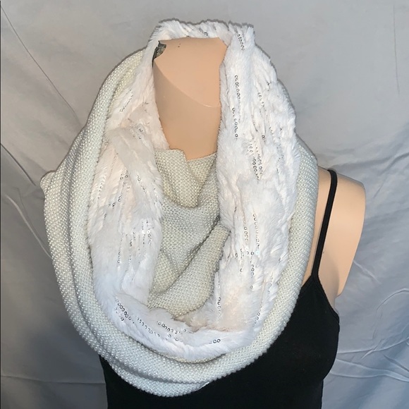 NWT I.N.C Warm Vanilla Fur Infinity Scarf - Picture 4 of 5